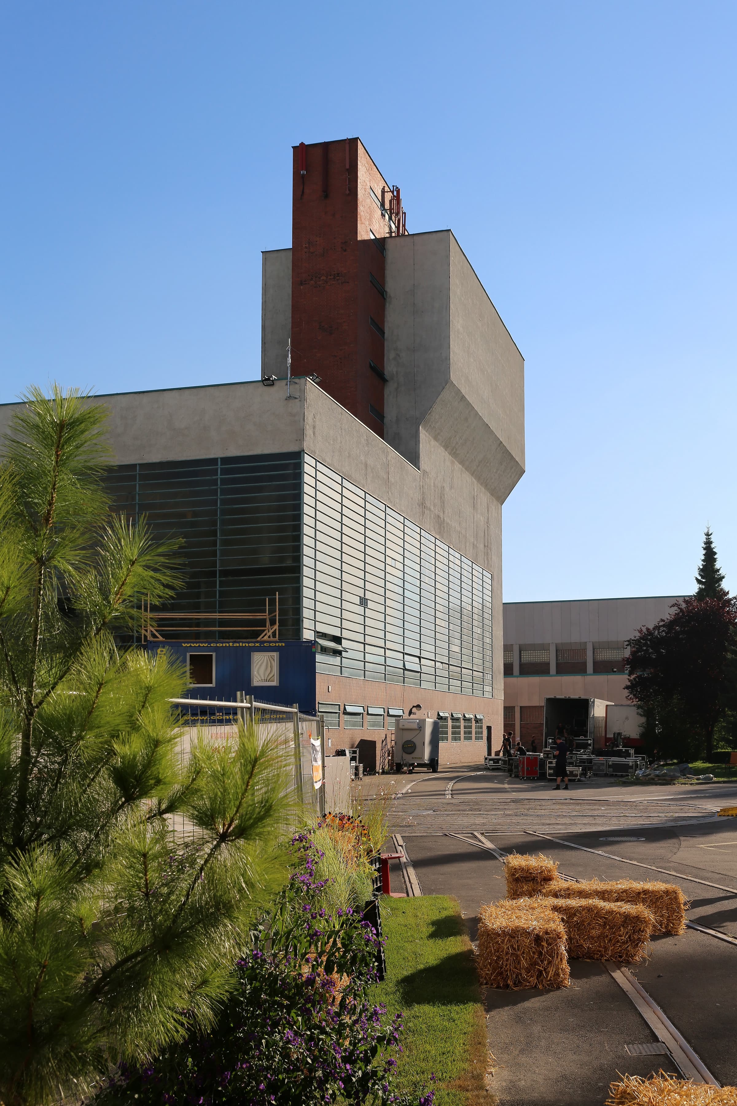 Leuchtende Technologie-Installation