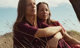 LAS HERMANAS CARONNI – VON RAVEL BIS DEBUSSY MIT TANGO // ARGENTINIEN