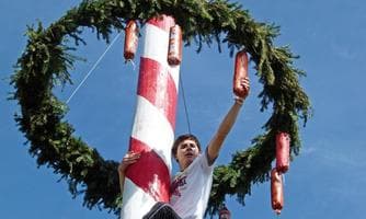 Einladung zum Maibaumsetzen